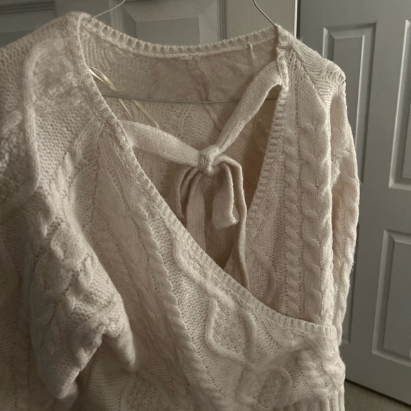 NWOT MNG open back sweater. - Picture 2 of 15